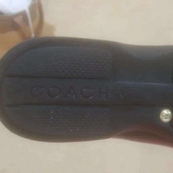 Coach - Picture 5 of 5